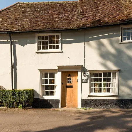 Miller Cottage A Luxury 1550'S Cottage In The Historic Centre Of Saffron Walden Exterior photo